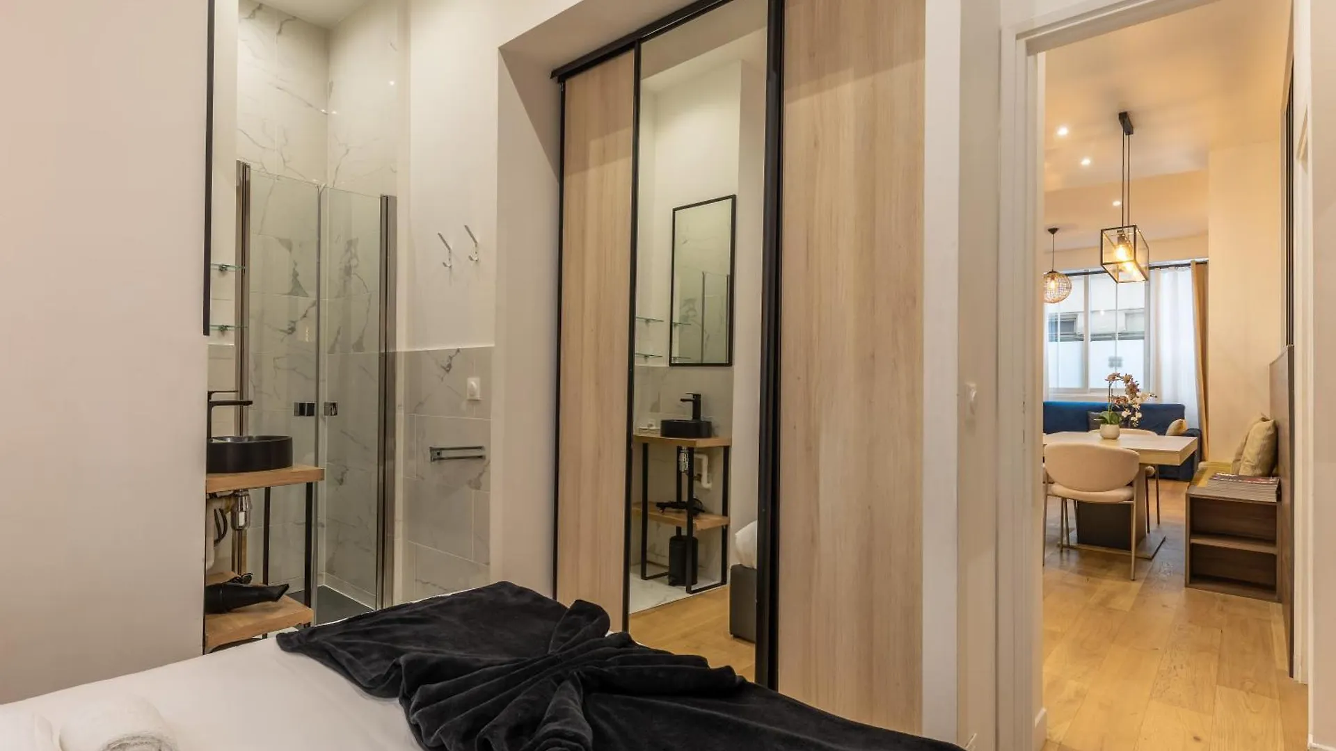 Off Majesti Apartments In Montmartre - Rue Pierre Fontaine Παρίσι