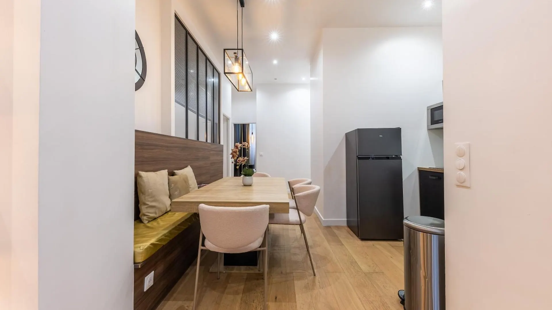 Off Majesti Apartments In Montmartre - Rue Pierre Fontaine Παρίσι